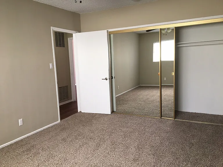 Magnolia Apartments - Your Sherman Oaks Retreat! — Photo 12