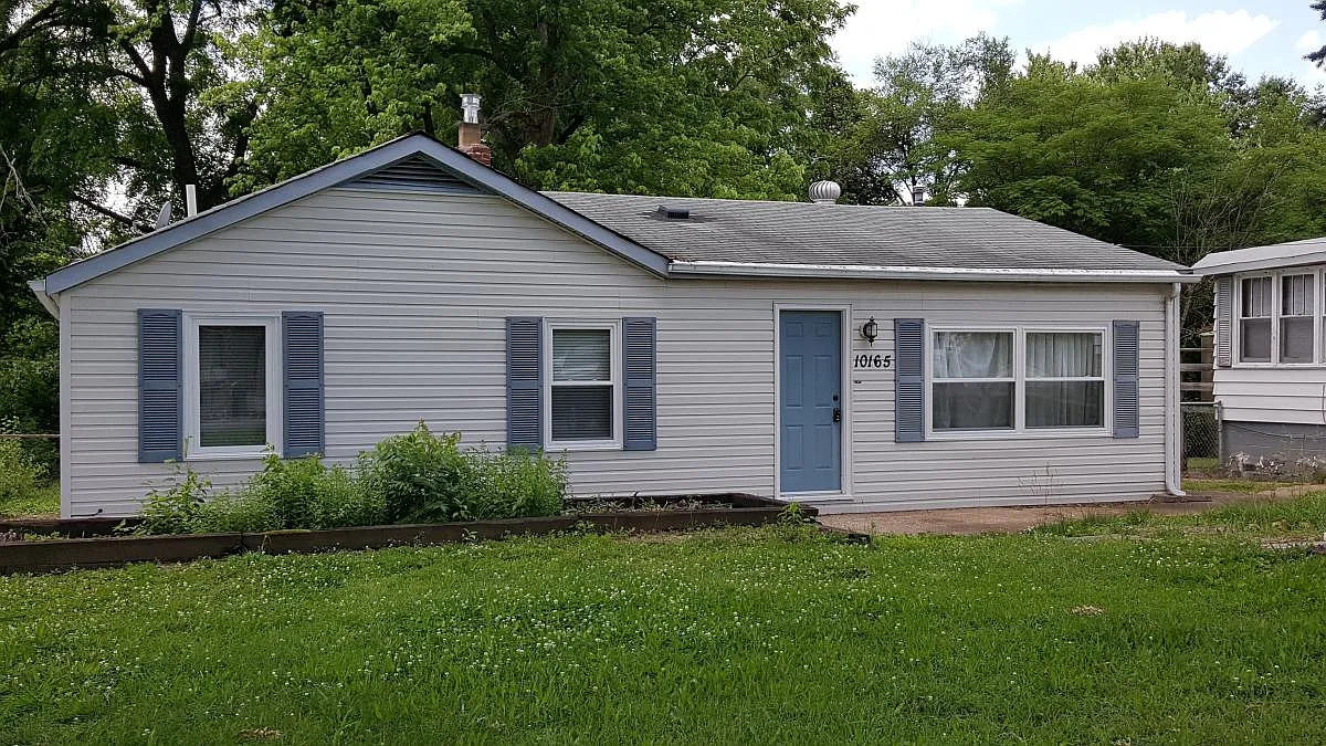 10165 Imperial Dr photo 1