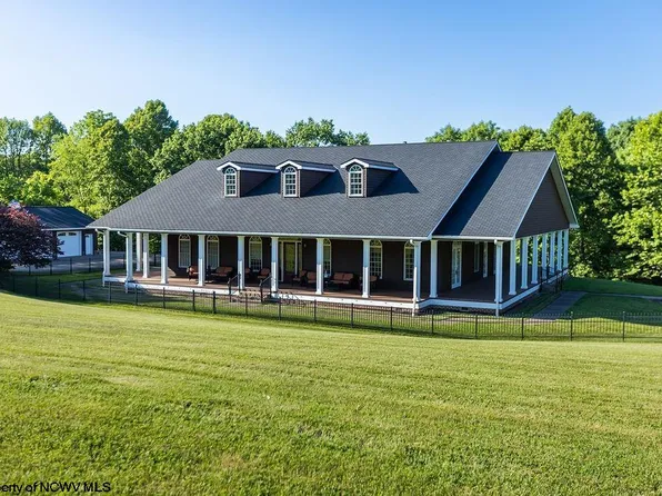 190 Sapphire Ln, Meadowbrook, WV 26404
