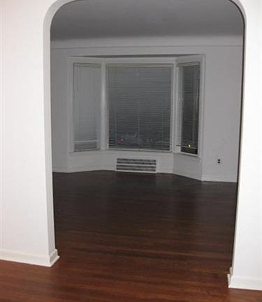 4th image of 6905 Meadowbrook Ave