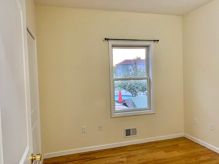324 Sussex St #2F — Photo 6