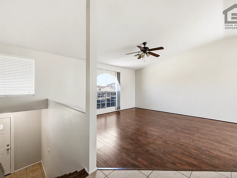7202 W Corrine Dr — Photo 7