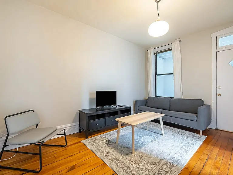2345 N Bosworth Ave #1R — Photo 14