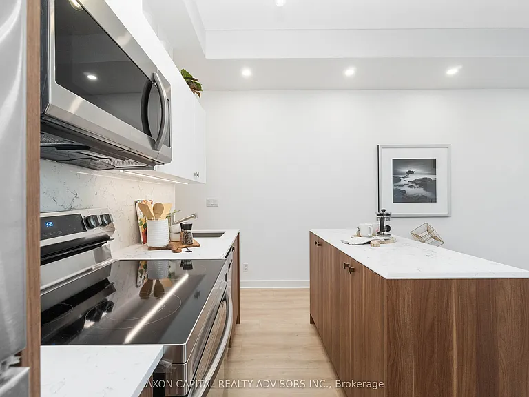 350 Wellington St W #G04 — Photo 11