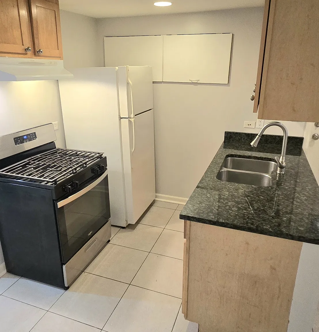 3 bed, 900 sqft, $1,595 — Photo 4