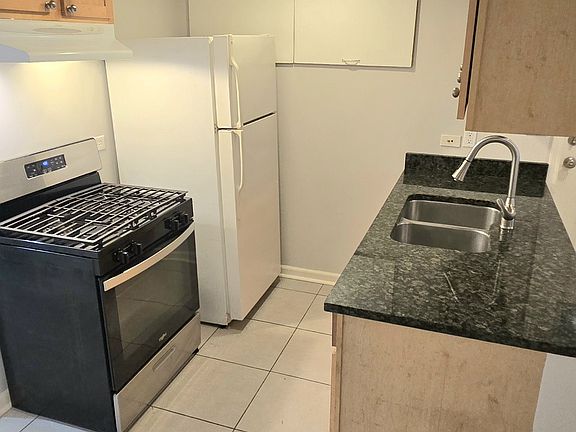 4th image of 2628 W Thomas St #B
