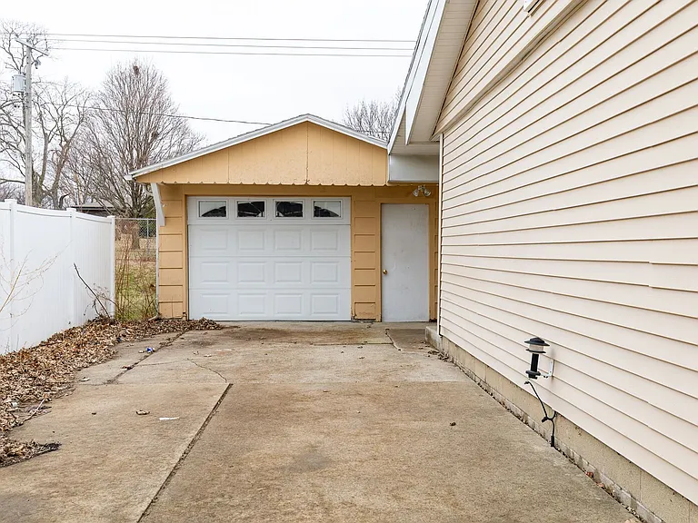 1410 Dillon Dr — Photo 15