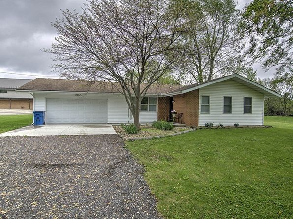 1697 N State St, Monticello, IL 61856