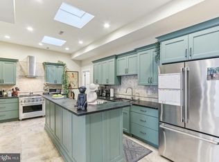 135 E Allen St, Philadelphia, PA