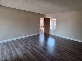 2040 W Wardlow Rd #10, Long Beach, CA 90810