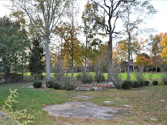 5th image of 167 Mountain View Dr