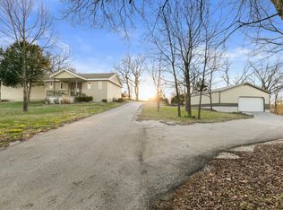 769 Hooten Town Rd, Crane, MO 65633