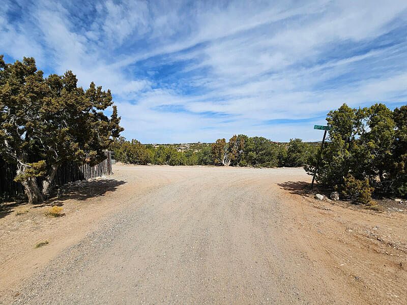2nd image of 66 Blue Canyon Trl