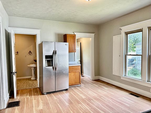 4th image of 1022 S 8th St