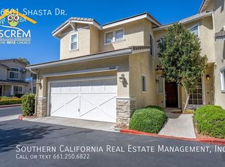 26601 Shasta Dr, Santa Clarita, CA 91354