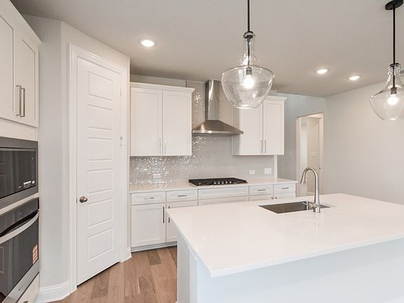 4th image of 1563 Gramercy Dr