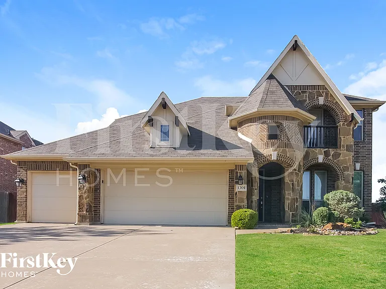 1301 Lucetta Ct — Photo 1
