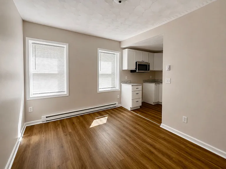217 E Whitesboro St — Photo 7