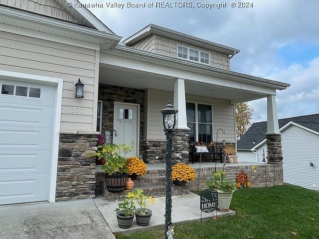 2nd image of 202 Mayberry Dr