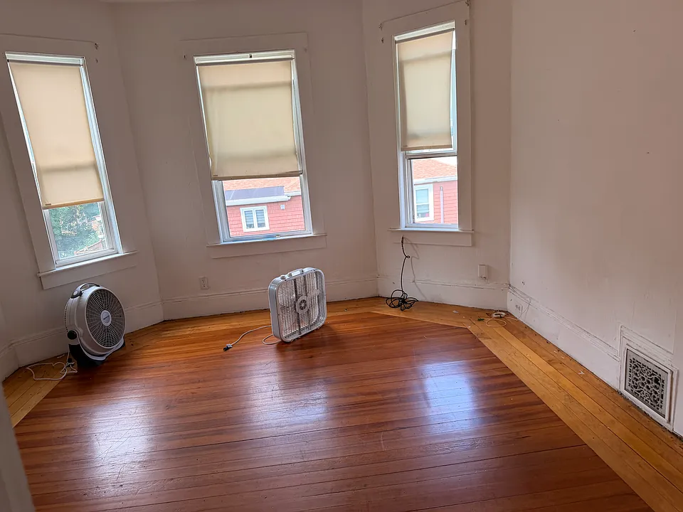 31 Josephine St #3