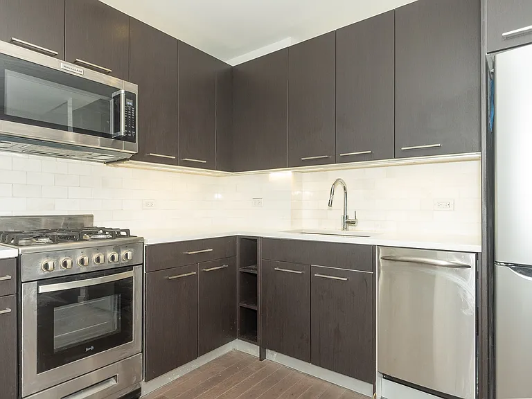 321 W 110th St #11C — Photo 7