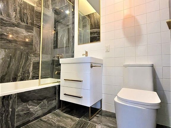 5th image of 1050 Dean St #2F