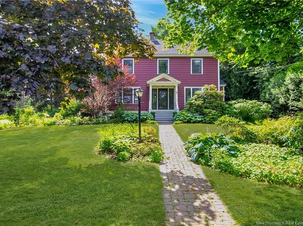 64 Centennial Rd, Hampton, NB E5N 6N2