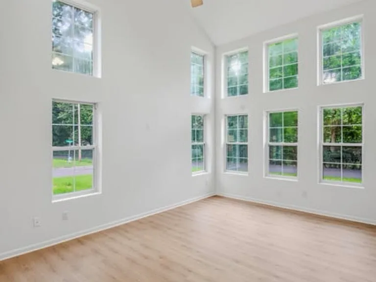 1515 Mills Dr — Photo 4