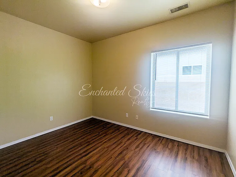 3051 Southern Blvd SE #B — Photo 16