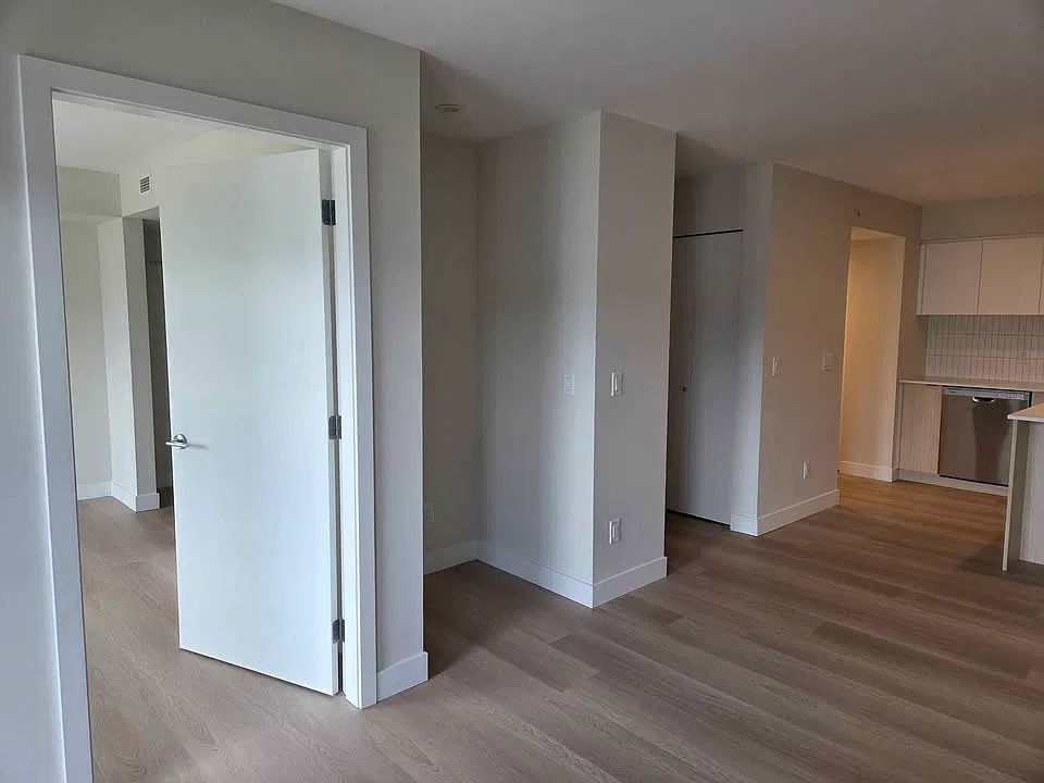 Building 1 - Unit 304 — Photo 4