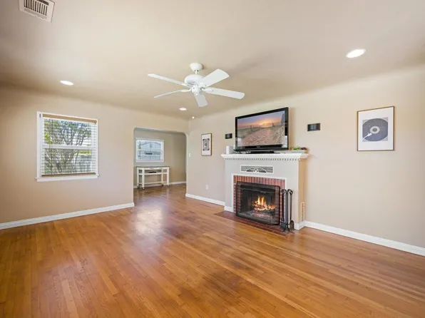 2548 Mesa Dr, Oceanside, CA 92054