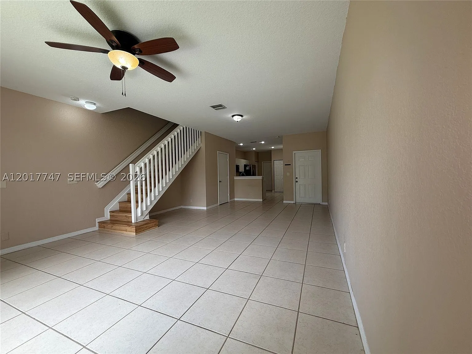 3 bed, 2.5 bath, 1461 sqft, $3,300 — Photo 4
