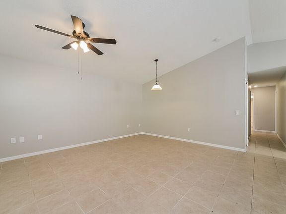 3rd image of 326 Daniels Pointe Dr
