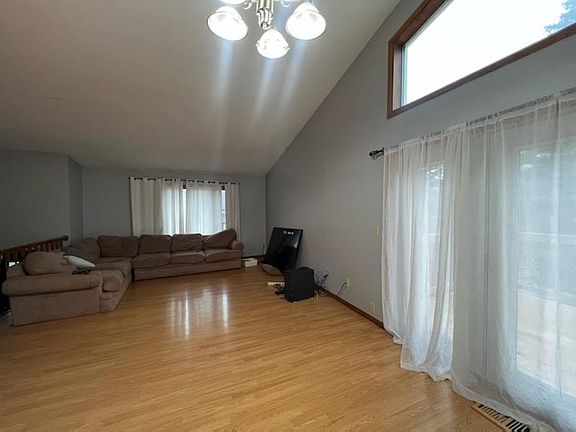 3rd image of 13618 Knox Dr