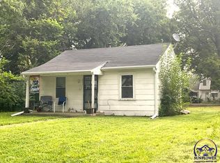 2046 SW Lincoln St, Topeka, KS 66604