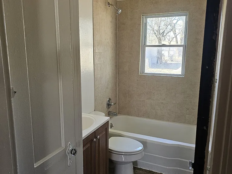 3754 Powell Ave — Photo 7