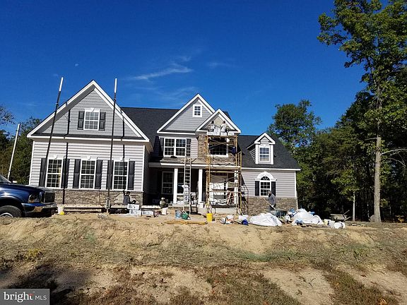 3rd image of 40290 Laurel Cir