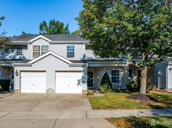 61 Sand Hill Rd, Monroe Township, NJ 08831