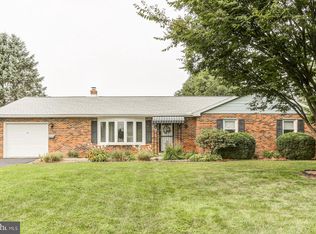 22 Green Acre Rd, Lititz, PA 17543