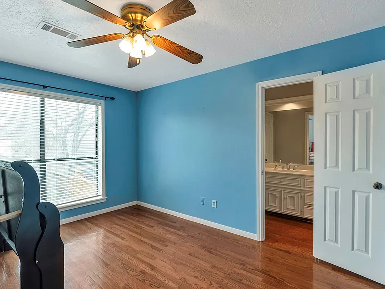 1126 Crossroads Dr — Photo 13