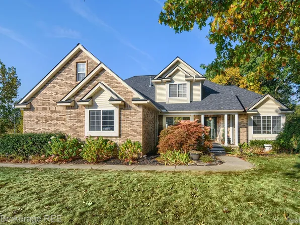 4320 Stepping Stone Ln, Fenton, MI 48430