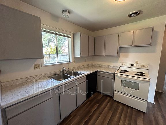 3rd image of 441 Independent Ave APT 3
