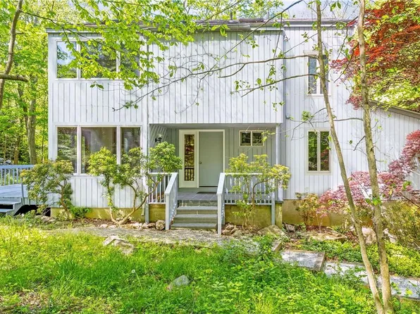 39 Lower Trinity Pass Road, Pound Ridge, NY 10576