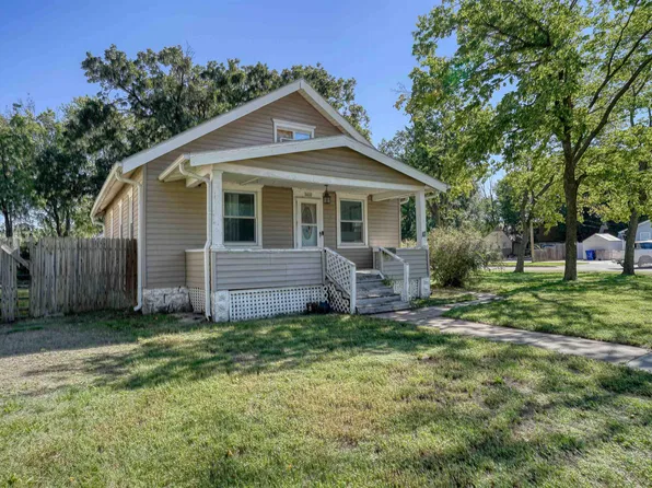 900 N Elm St, McPherson, KS 67460