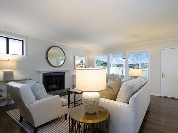 3rd image of 2955 Fleetwood Dr