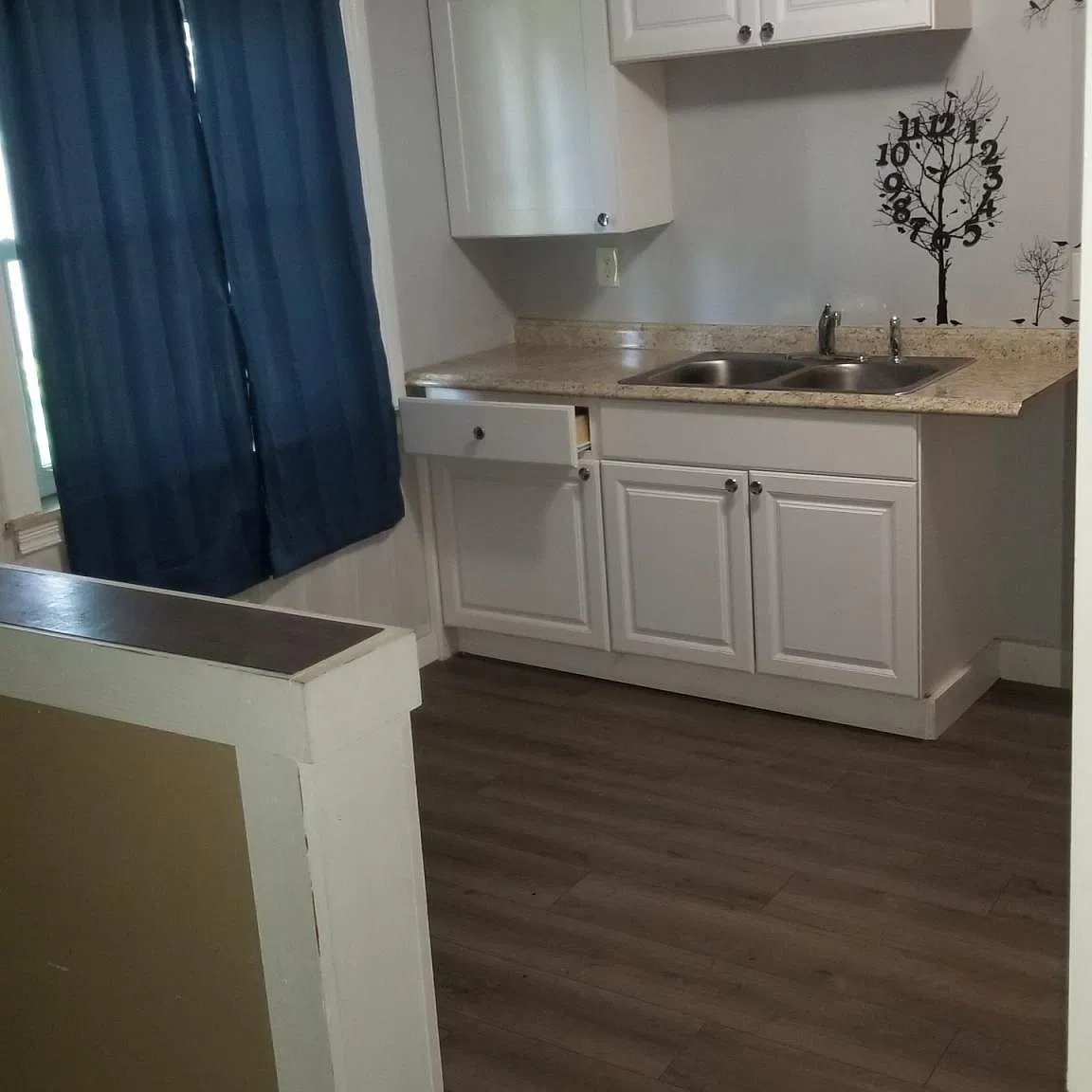 729 Howard St — Photo 1