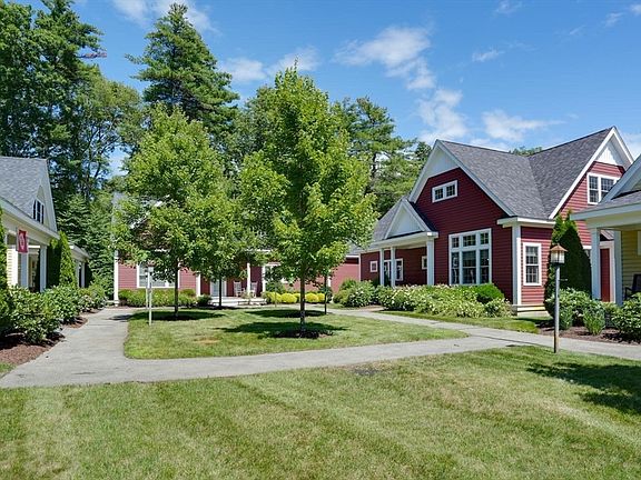 4th image of 18 Village Ln #4