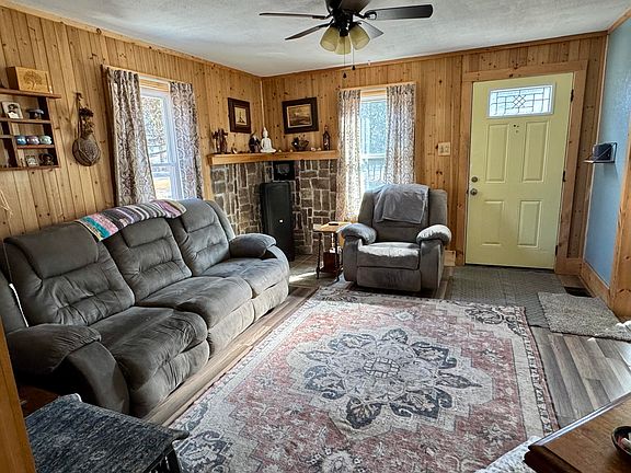 2nd image of 1059 Military Tpke