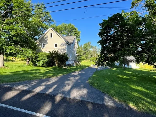 6705 E Townline Rd, Williamson, NY 14589