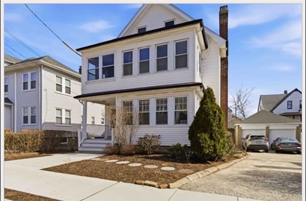 2 bed, 1.0 bath, 1500 sqft, $3,800 — Photo 1